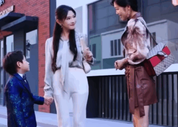 K2407015 女人驚訝的發現自己居然有兩個兒子#雙生萌寶 #抖音短劇 Part 2