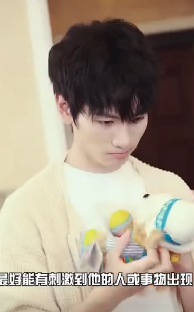 H1511003 閨蜜成了千萬頂流却不知道 默默在背后照顾 结果被同事嫉妒陷害 徐三柒 part2