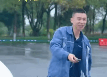 I0711002 哥哥借钱#搞笑 #正能量剧情 #正能量 #剧情 #情感 part2