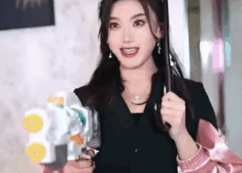 A0611003 三柒意外穿越成霸總白月光 分分鐘打破他的深情人設 手簽替身找出心中男神 徐三柒 part2