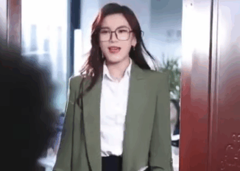 H1811003 渣男劈腿老闆女兒 三柒一氣之下拉路人強吻 不料他竟是京城首富 徐三柒 part2