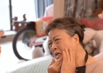 L1811003 渣男兒子出手毆打兒媳 被剛進門的母親意外撞見 她一個舉動讓兒子瞬間傻眼 part2