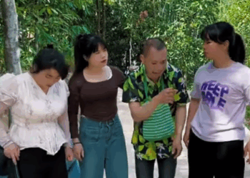 J1911002 仗势欺人 为非作歹 必须交给警察处理 #万万没想到 #正能量剧情 #严厉打击违法犯罪 #弘扬正能量 #农村生活 part2