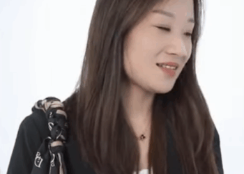 L2011001 前妻和醜男當街秀恩愛 前夫偷偷跟踪 竟看到這一幕 #劇情 #微電影 #短片 part2