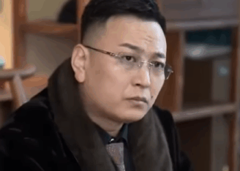 J2111005 母親出門卖蘋果 小混混故意挑釁 兒子做法讓人解氣 #劇情 #微電影 #短片 part2