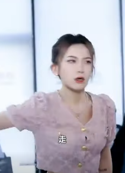 H0811003 新進員工嘲諷三柒當不起銷冠稱號 不料三柒直接角色扮演拿捏客戶 瞬間將她驚的目瞪口呆 徐三柒 part2