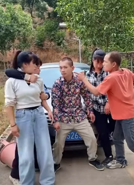 J0811001 胆大包天的人贩子天理难容 #严厉打击违法犯罪 #正能量剧情 #正能量 #万万没想到 #弘扬正能量 #drama #comedy part2