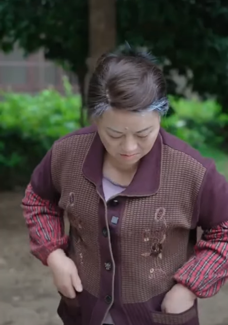 J2311003 惡毒兒媳爲了男閨蜜 回家瘋狂毆打婆婆 丈夫直接出手教訓她太解氣 #劇情 #微電影 #短片 part2