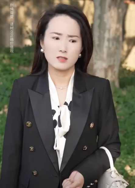 J2511005 哥哥為錢趕走农村父親 女兒堅決把父親接回家照顧 父親落淚一句話讓人看哭 #劇情 #微電影 #短片 part2