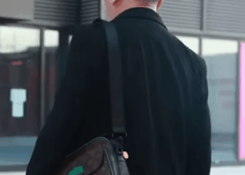 J2711002 女兒為了男友和父親斷絕關係 不料男友玩膩后就拋棄了她 父親趕來后女兒爆哭認錯 part2