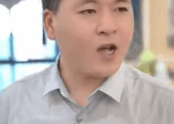 J2711003 女婿嫌弃嶽父母髒 不讓他們進家門 妻子一巴掌讓他後悔 #劇情 #微電影 #短片 part2