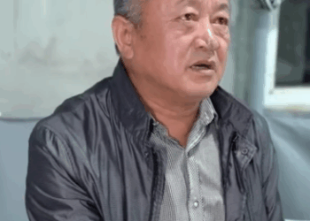 J3011003 美女路過救下昏迷老人 卻被男子誣陷還要賠錢 老人醒來一巴掌打懵他 #劇情 #微電影 #短片 part2