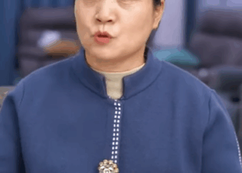 I0112003 兒媳給媽媽買衣服 不料被婆婆誤會穿走 接下來婆婆做法感動了 婆婆也是媽 part2