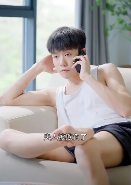 J0112004 公司新來的冰山總裁竟跟我的奶狗男友長得一模一樣 他百般隱瞞還是被發現了 原來總裁夫人就是我啊 #短劇#反轉#總裁 part2