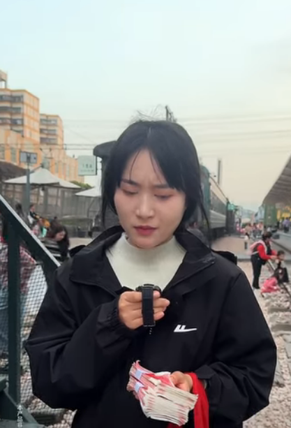 G0811005 富人虽有穷成千 却有穷不去的富 穷人虽有富万贯 却有富不去的穷 #正能量 #剧情 #情感 #尊重 #弘扬正能量 #短剧 part2