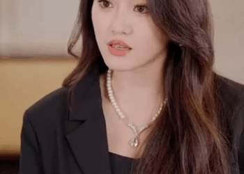 J0112005 [Multi Sub] 完整版 破產後我甩了霸道總裁 千金小姐破產後 甩了窮小子男朋友 沒想到再次遇到他竟然成為霸道總裁直接將她寵上天 #甜劇#短劇#反轉#總裁 part2