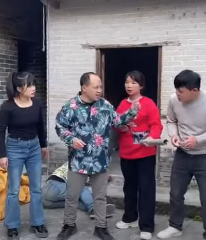 J1011002 逃离坏人窝 及时报警 #万万没想到 #正能量剧情 #严厉打击违法犯罪 #弘扬正能量 #社会百态 part2