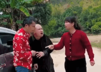 J1011001 路边小孩竟然被人贩子下药抱走 坚决不能放过任何一个坏人 惩恶扬善 #万万没想到 #funny #正能量剧情 #严厉打击违法犯罪 #comedy #弘扬正能量 #正能量 part2