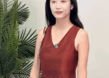 D0911001 老板的一碗面和一句话 不仅改变了女孩的一生 也让两人的命运交织在了一起 #剧情 #情感 #正能量 #万万没想到 #正能量剧情 #短剧 part2