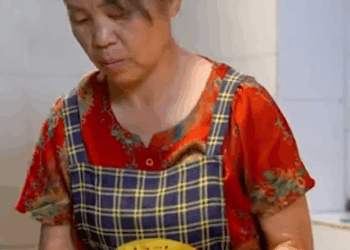 G0412003 恶毒邻居栽赃婆婆偷鸡蛋 蛮横不讲理满口脏话 儿媳一招证明婆婆清白 part2