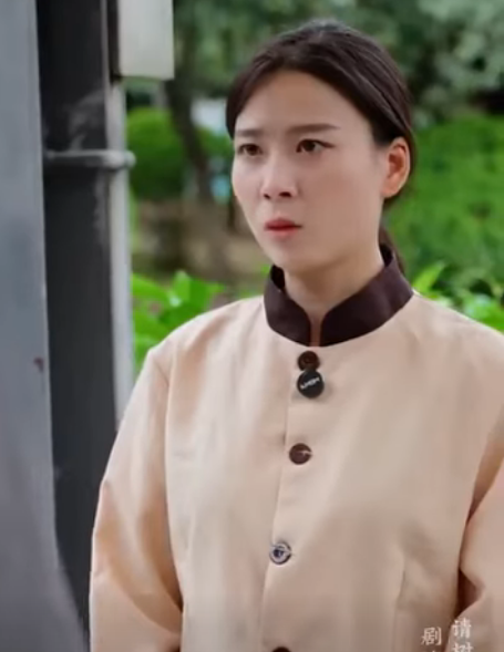 J1012001 美女保洁因救人被开除 不料她救下的是董事长 直接给她100000当报酬 #正能量 #短剧 #剧情 part2