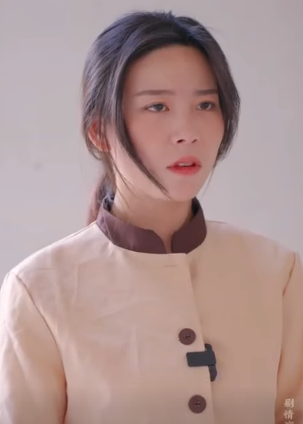 K1112002 小伙在马路上晕倒无人敢救 善良女孩好心上去帮忙 却被污蔑成趁人之危的小偷 #正能量 #短剧 #剧情 part2