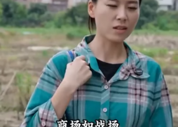 K1112001 女孩被亲哥姐赶出门 只有村里最穷的小子肯借她钱 她为报恩竟直接嫁给他 #正能量 #剧情 #反转 part2