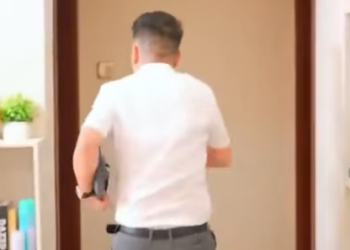 K1212005 女孩为吃霸王餐的老太买单 竟牵出更心酸内情 最后结局让所有人泪目 #正能量 #短剧 #剧情 part2