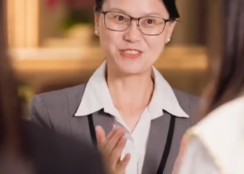 G1312002 總裁夫人假扮保全視察公司 卻撞見心機女假扮自己身份 下秒總裁趕到爆出身份直接驚呆眾人 #短劇#反轉#總裁 part2