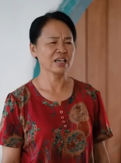 F1212004 婆婆深陷农村骗局 儿媳怒斥婆婆愚蠢 婆婆接下来的操作感动了! part2