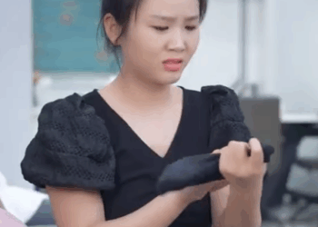 I0312002 小姑子對婆婆不管不顧 兒媳借錢給她裝修房子被朋友罵缺心眼 接下來一番話感動了 婆婆也是媽 part2