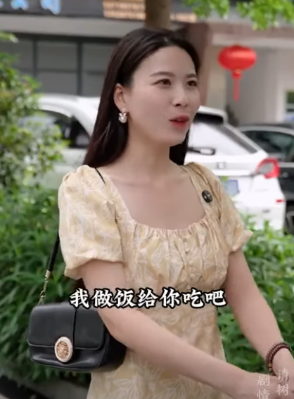 K1612001 势利女嫌相亲对象穷 嚣张让他给自己擦车 不料对方真实身份曝光 她当场秒变脸 #正能量 #剧情 #反转 part2