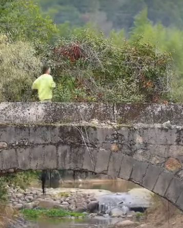 F1612004 不孝兒子揚言要把親孃趕出家門 沒想到兒媳聽完怒了 當場做出驚人之舉 part2