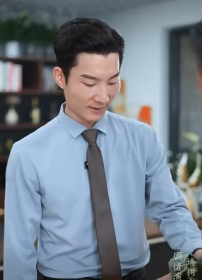 K1712004 男子为了母亲的事情 无奈只能拒绝甲方 不料这孝顺的品质打动合作方 part2