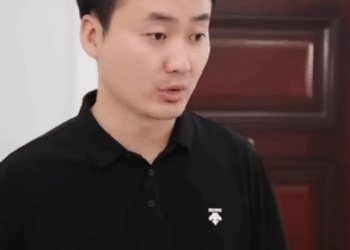 I0412002 摳門老公不讓妻子回娘家 婆婆直接買票带她走 把老公一個人留在家守著 婆婆也是妈 part2