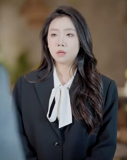 G2012003 灰姑娘被派去對家公司當臥底 沒想到卻被霸道總裁一見鍾情 直接成為總裁夫人被寵上天 #總裁#反轉#短劇 part2