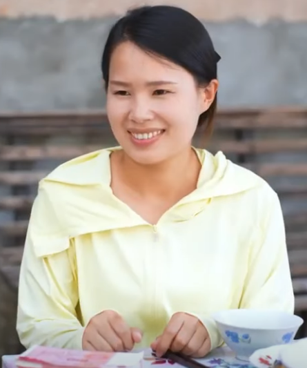 F2312003 婆婆好心給大兒子送葡萄 卻被大媳婦怒罵攆出門 小兒媳看不過去霸氣回懟 part2